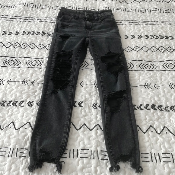 Sold ❣️ AE Forever Soft Ripped High-Waisted Jeans - Picture 3 of 10